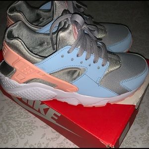 Nike HUARACHE RUN SHOES